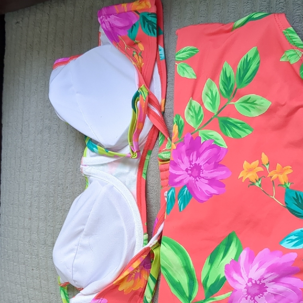 Tropical Floral Bikini Set - Pink and Green Top Is XL Bottom Is Large - Picture 4 of 6